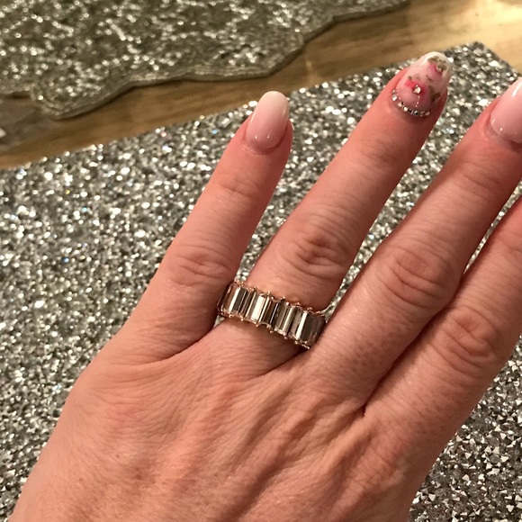 💗LAST ONE!💗 Pale Pink Baguette Stack Ring - Picture 3 of 7